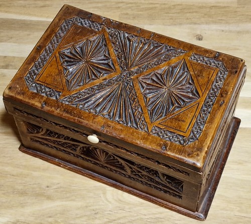 Schatulle holz schnitzarbeit - schatulle,