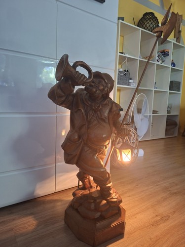 Holz figur wachmann mit lampe - wachmann,