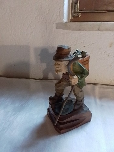 Holzfigur geschnitzt - holzfigur,