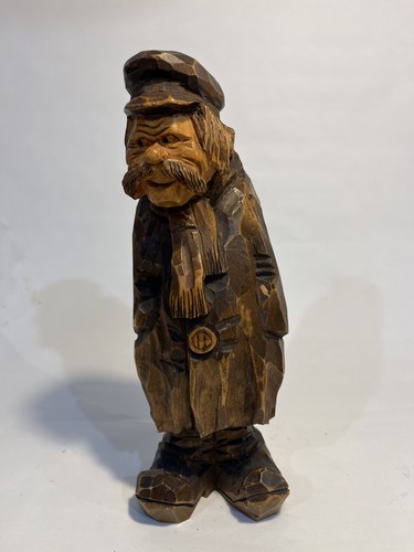 Geschnitzte figur karikatur - figur,